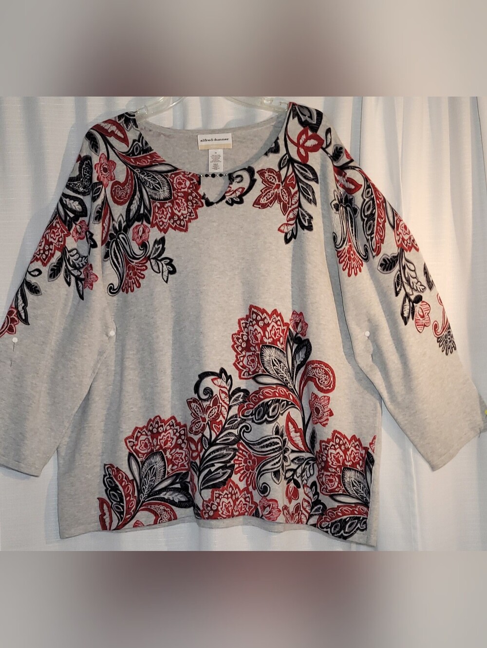 Alfred Dunner Lightweight Sweatshirt like Gray Pullover w/Red & Black Florals
